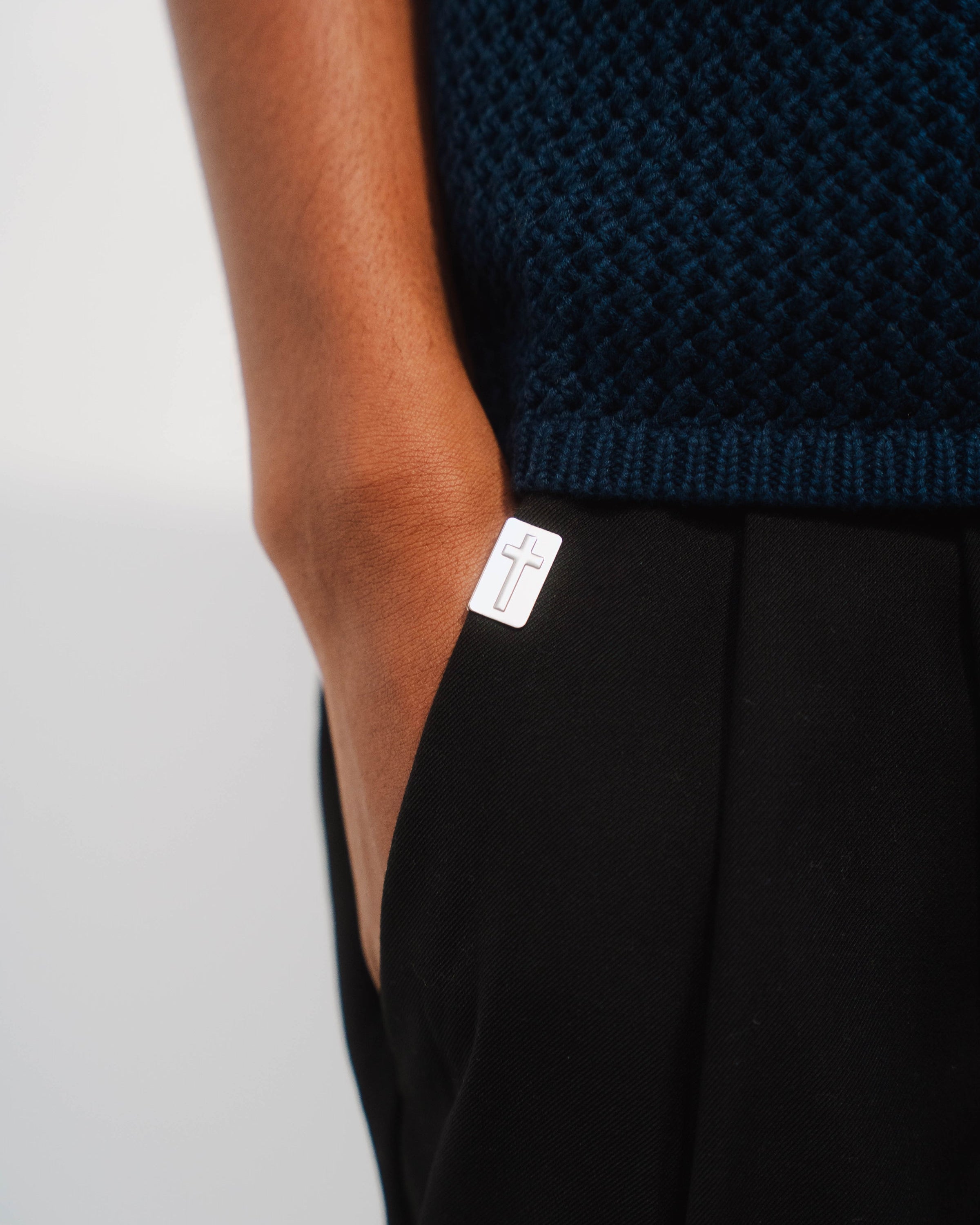 "IDENTITY" WHITE PLEATED PANTS