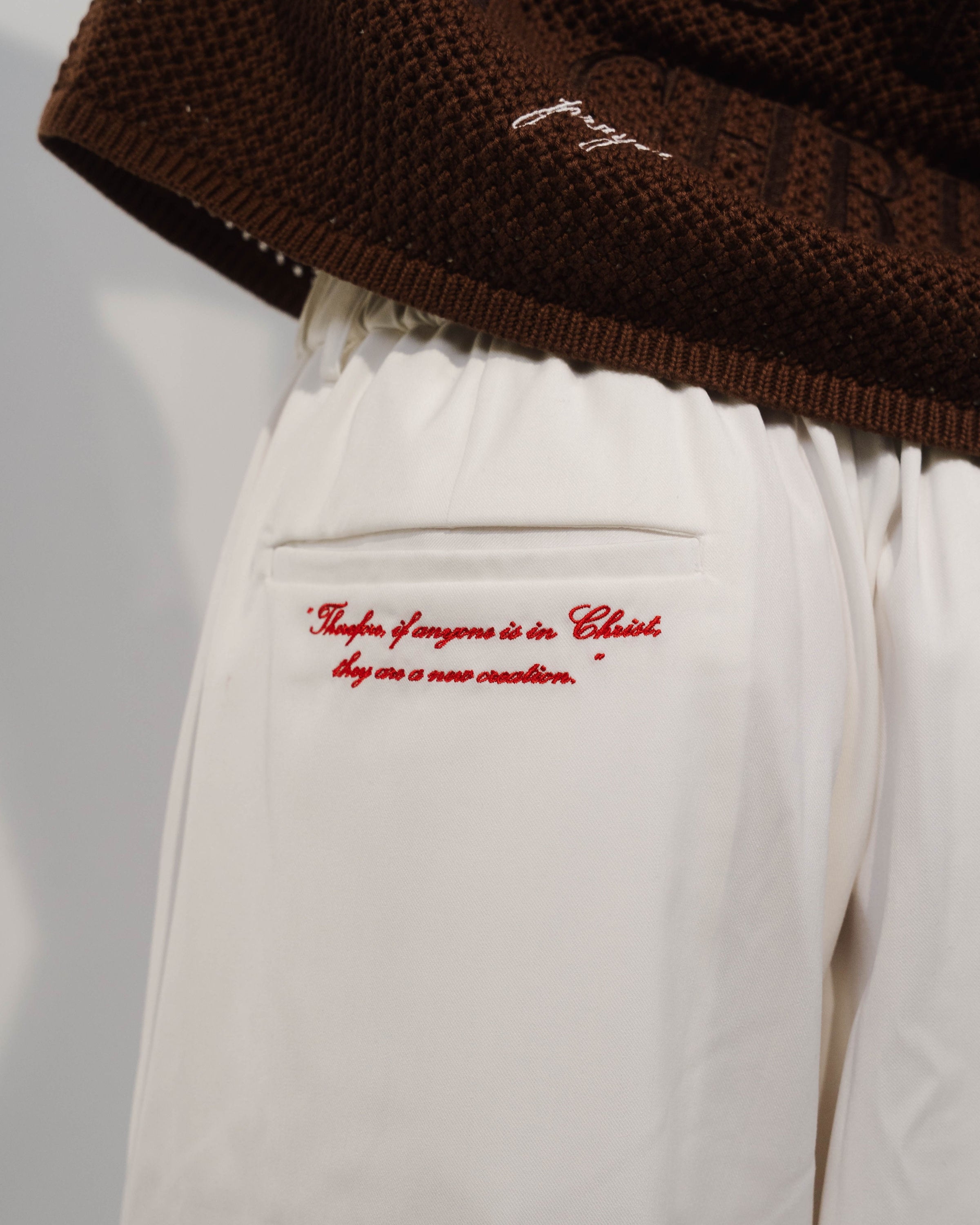 "IDENTITY" WHITE PLEATED PANTS